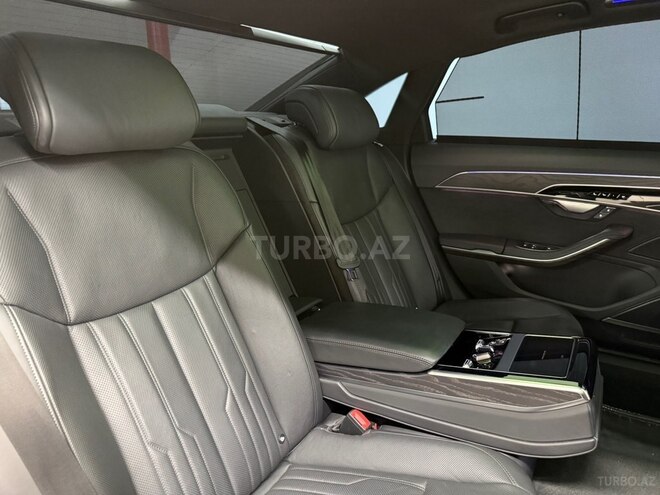 Audi A8-22