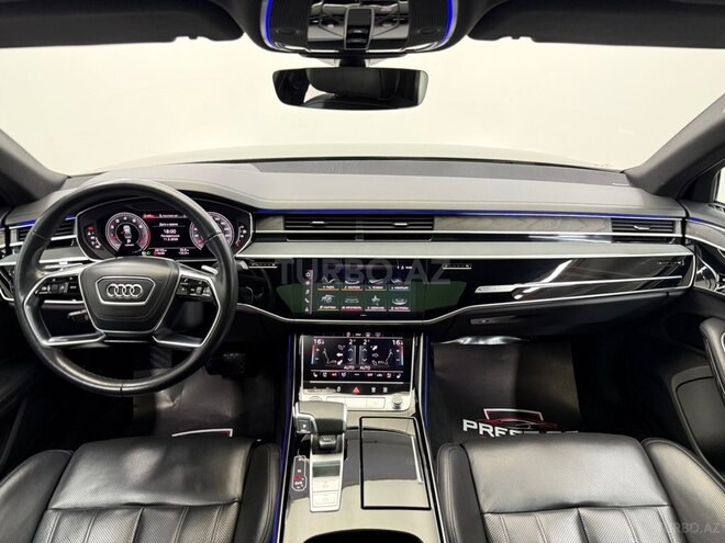 Audi A8-17