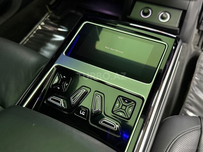 Audi A8-23