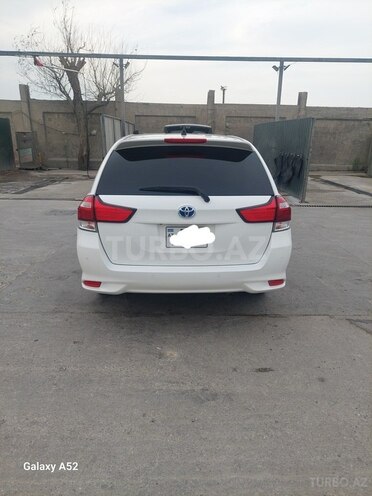 Toyota Corolla Fielder-2