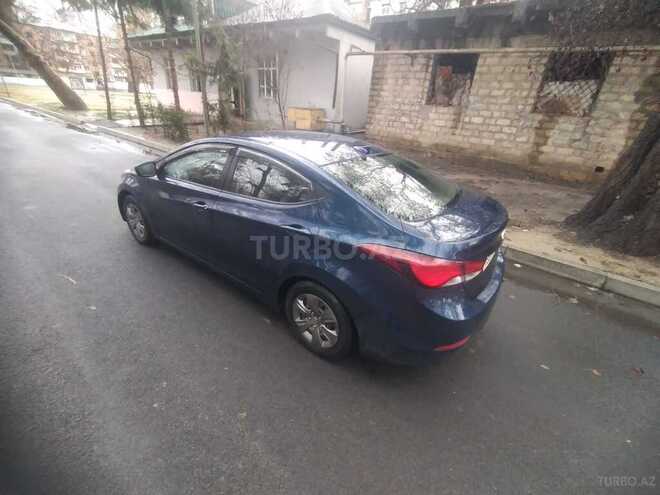Hyundai Elantra-6