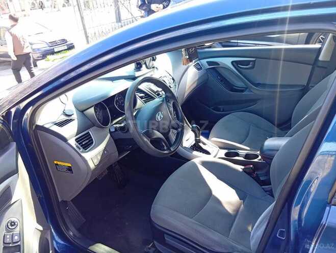 Hyundai Elantra-9