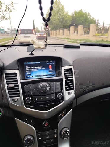 Chevrolet Cruze-13