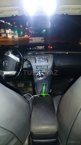 Toyota Prius-4
