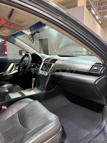 Toyota Camry-15