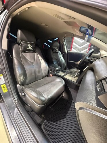 Toyota Camry-11