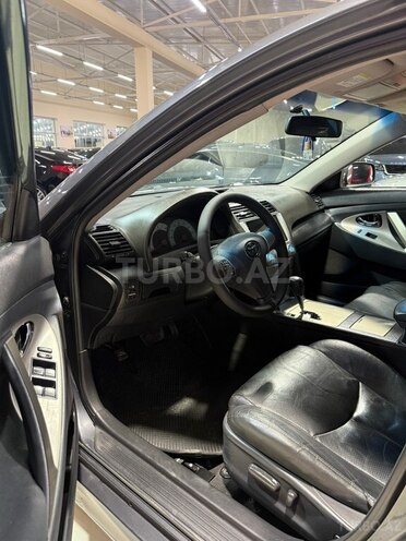 Toyota Camry-13
