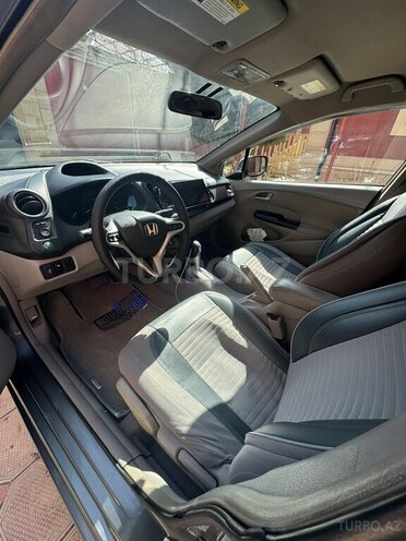 Honda Insight-3