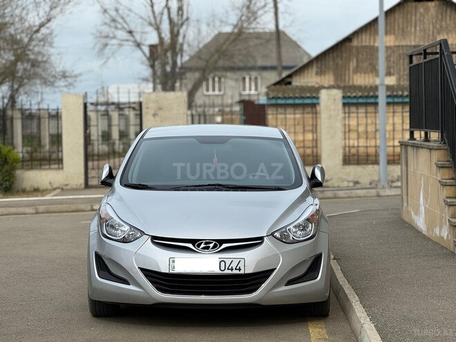 Hyundai Elantra-1