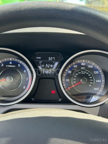 Hyundai Elantra-7