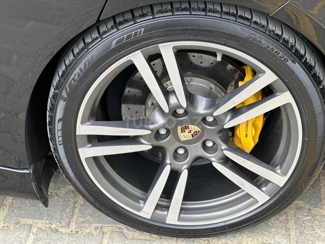 Porsche Panamera Turbo S-8