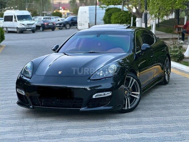 Porsche Panamera Turbo S-1