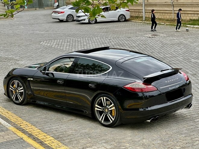 Porsche Panamera Turbo S-7