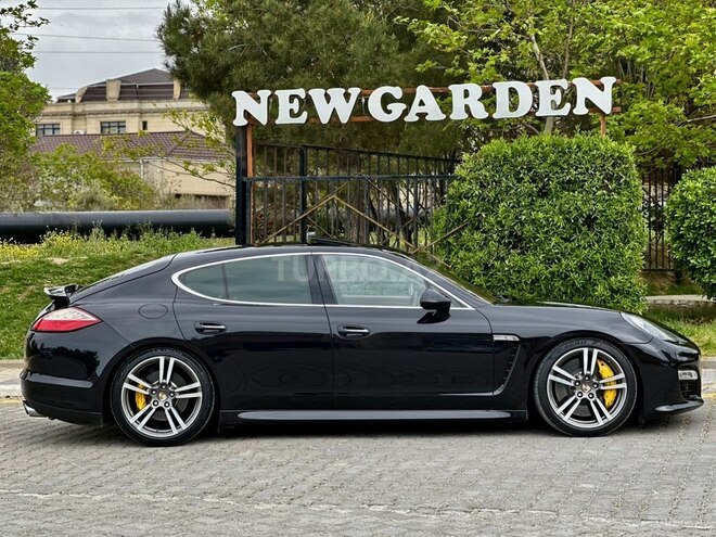 Porsche Panamera Turbo S-10