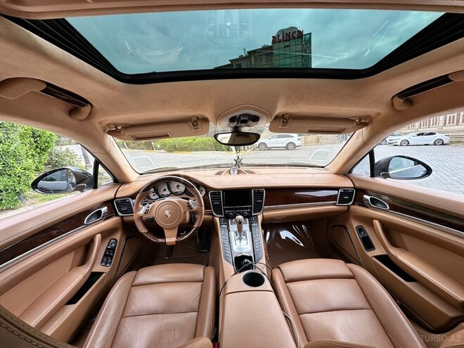Porsche Panamera Turbo S-19