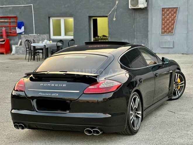Porsche Panamera Turbo S-17