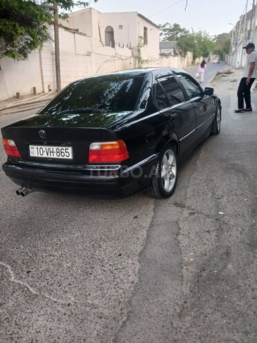 BMW 318-2