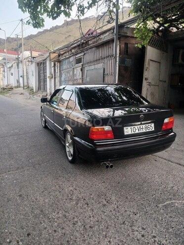 BMW 318-4
