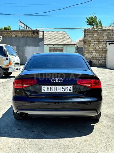 Audi A4-3