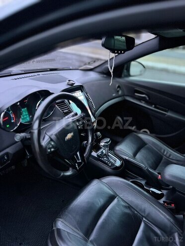 Chevrolet Cruze-13