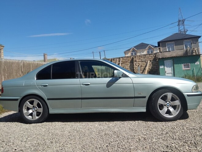 BMW 523-4