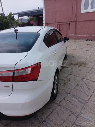 Kia Rio-10