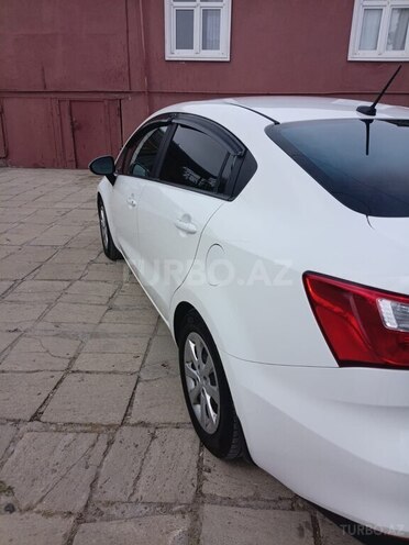 Kia Rio-11