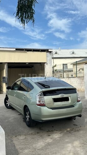 Toyota Prius-4