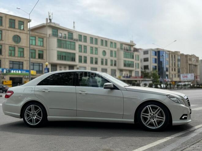 Mercedes E 300-11