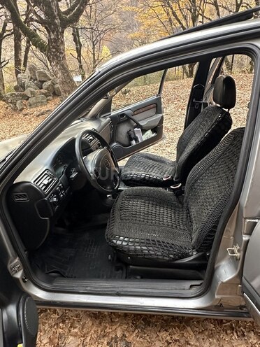 Opel Vectra-13