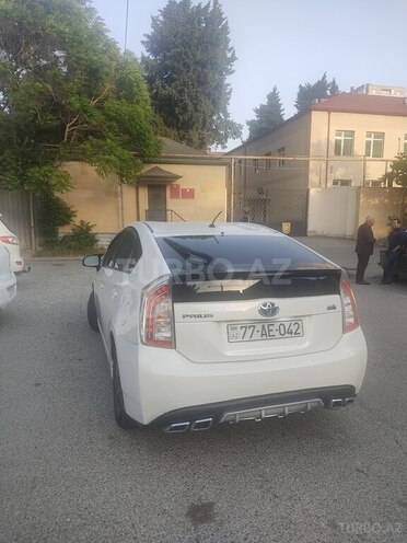 Toyota Prius-3