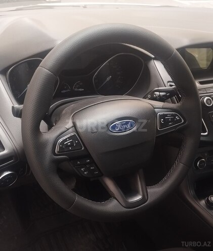 Ford Focus-10