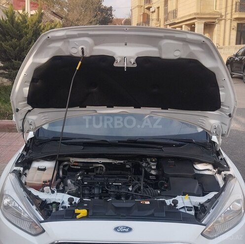 Ford Focus-15