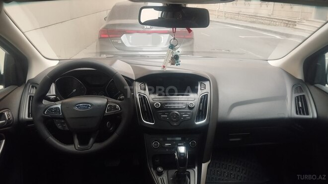 Ford Focus-9
