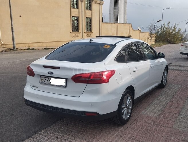 Ford Focus-8