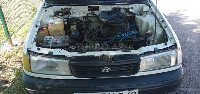 Hyundai Excel-3