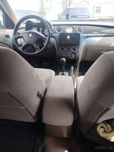 Mitsubishi Outlander-3