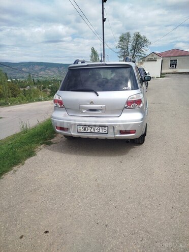 Mitsubishi Outlander-2