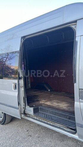 Ford Transit-8