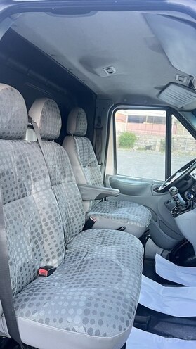 Ford Transit-11
