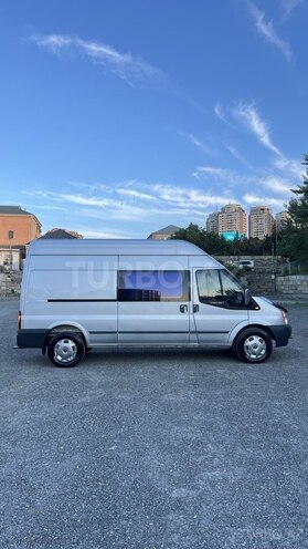 Ford Transit-4