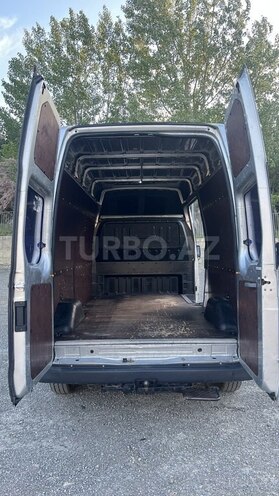Ford Transit-9