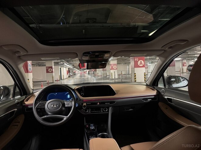 Hyundai Sonata-12
