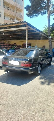Mercedes E 200-2