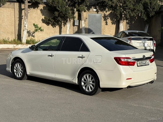 Toyota Camry-5