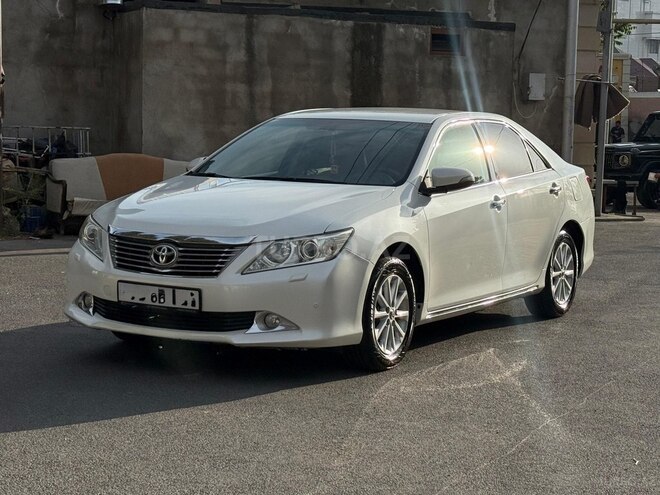 Toyota Camry-6