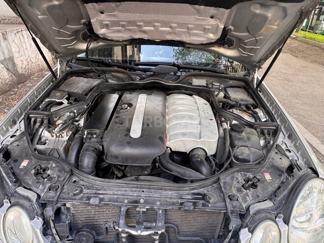 Mercedes E 270-5