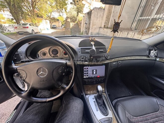 Mercedes E 270-10