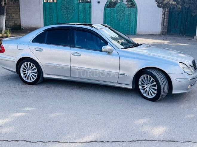 Mercedes E 270-19