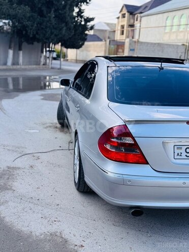 Mercedes E 270-16